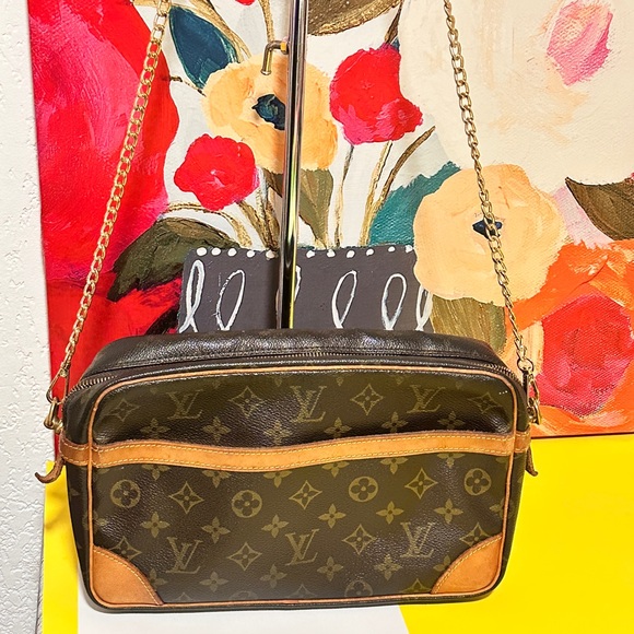 Louis Vuitton Vintage Brown and Tan Monogram Shoulder Bag - Picture 7 of 13